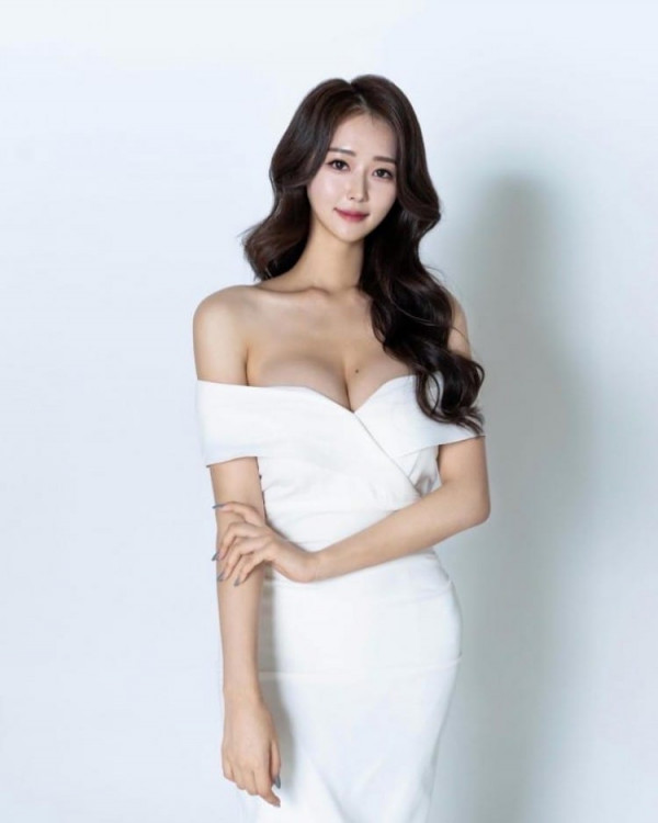 꼴강추 2021 미스코리아 경북 미 김민주 가슴에 점