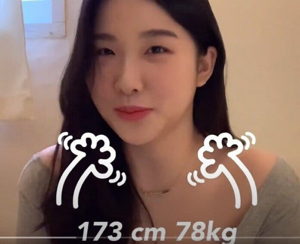 섹쉬녀  30kg 감량한 누나 또먹나윤 가슴은 그대로