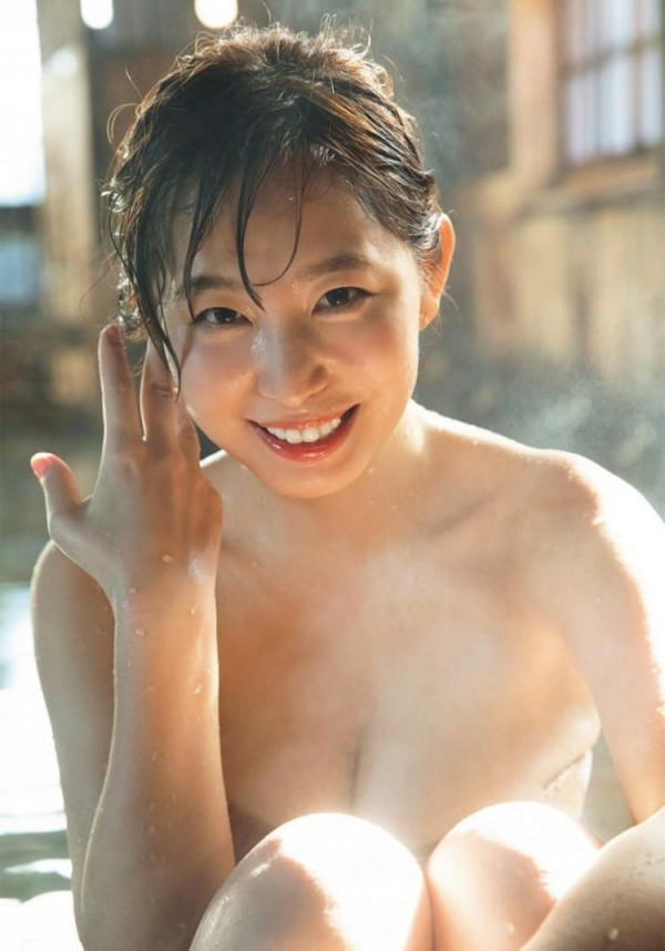 딸깜  일본 프리랜서 아나운서 시오치 미스미 가슴골 다 보여주는 오프솔더