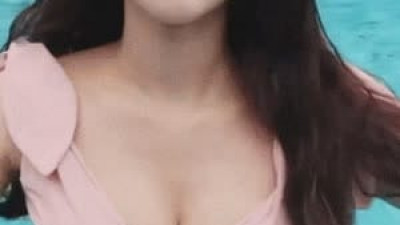 쿨섹시녀  유튜버 정예림 핑크 비키니 가슴골
