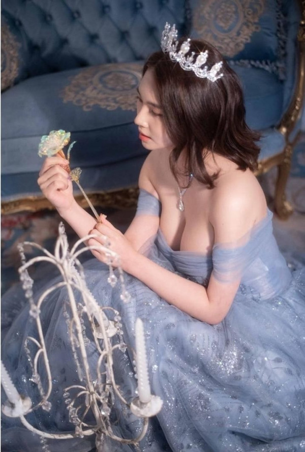 꼴강추 윤영서 치어리더 묵직한 가슴 비키니