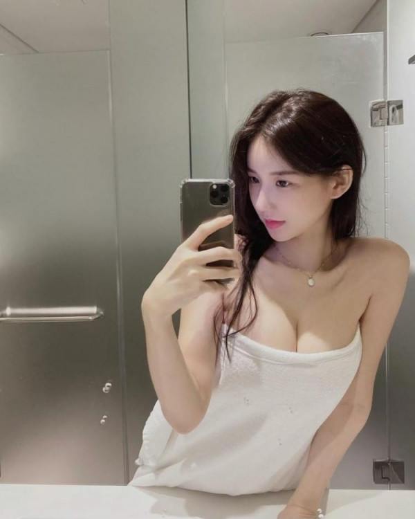 어익후  DJ 미유 원미령 섹스 블렉 레이스 슬립 위에서 본 가슴골