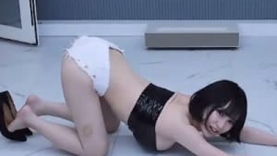 매력쩌는  BJ 루루 튜브탑 옆가슴 엉밑살이 보이는 핫팬츠