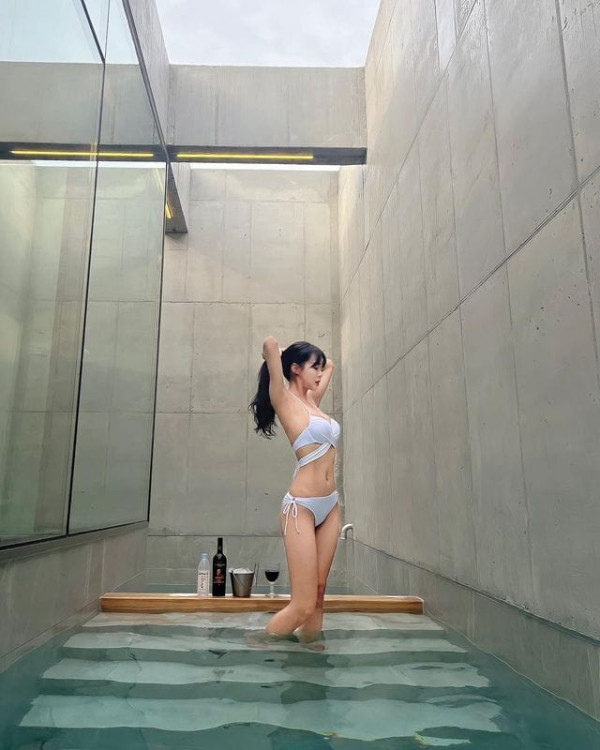 야사걸  치어리더 차영현 화이트 비키니 몸매