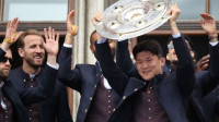 '뮌헨서 첫 더블' 김민재, 日 이토와 함께 우승 기념했다…포칼 결승서 벤치 대기→팀은 3-0 완승
