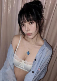 ‘AOA 출신’ 지민, 속옷 차림으로 먹먹한 고백…“매일 술 마셔야 취침”