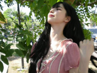 카리나, 나무 아래 서기만 했는데…치명적인 청순 비주얼