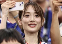 무승부 속 빛난 미소…중계 카메라가 잡은 '일본 대표팀의 그녀'