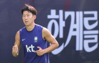 월드컵 부진 손흥민, 美 매체 “초능력 잃었다”…기대 득점 1위의 침묵