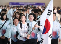 태극기 들고 입국하려던 신유빈·서승재, 일본 공항서 제지…대한체육회 항의